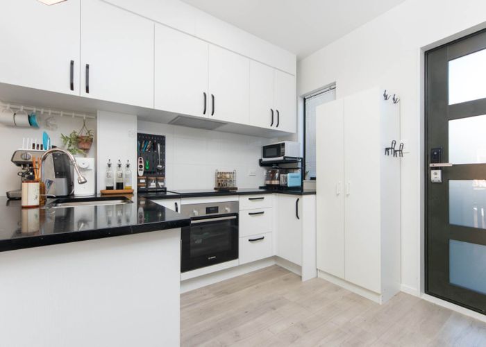 at 5/46 Te Kanawa Crescent, Henderson, Auckland