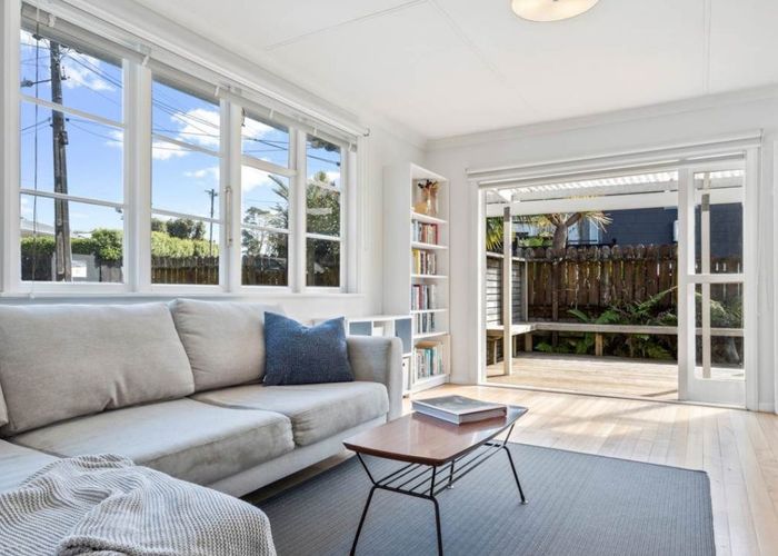 at 60 Castledine Crescent, Glen Innes, Auckland