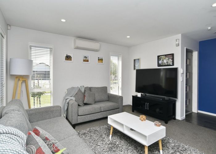  at 6 Fearne Drive, Woodend, Woodend