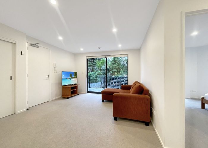  at 26/8 Thompson Park Road, Mount Wellington, Auckland City, Auckland