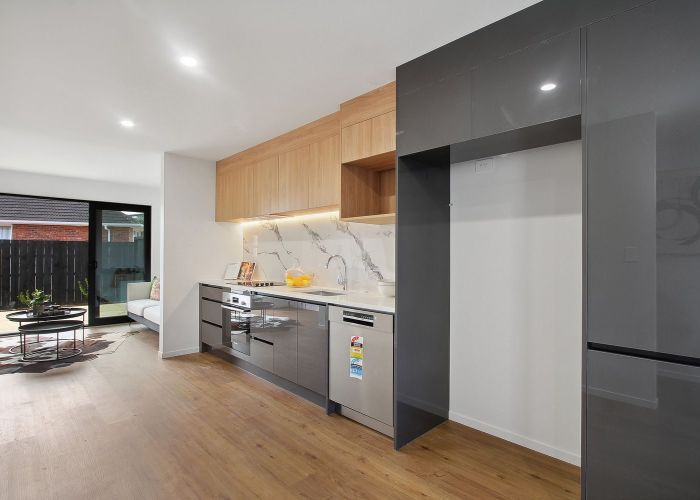  at 8 Daniel Avenue, Mangere East, Manukau City, Auckland