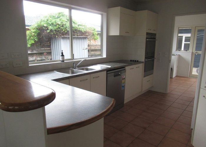  at 5 Adrian Grove, Waikanae Beach, Kapiti Coast, Wellington