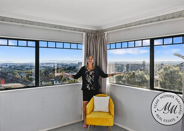  at 31 Ribbonwood Crescent, Goodwood Heights, Manukau City, Auckland