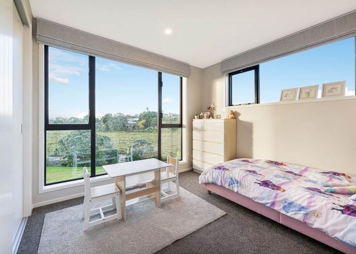  at 50A Philomel Crescent, Bayswater, Auckland