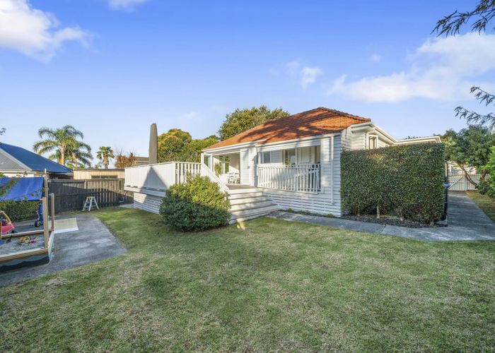  at 58 Wainui Avenue, Point Chevalier, Auckland City, Auckland
