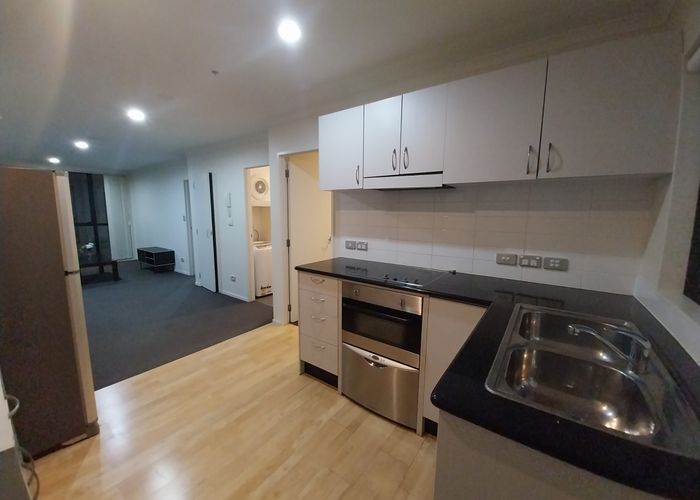  at 2/44 Clonbern Road, Remuera, Auckland