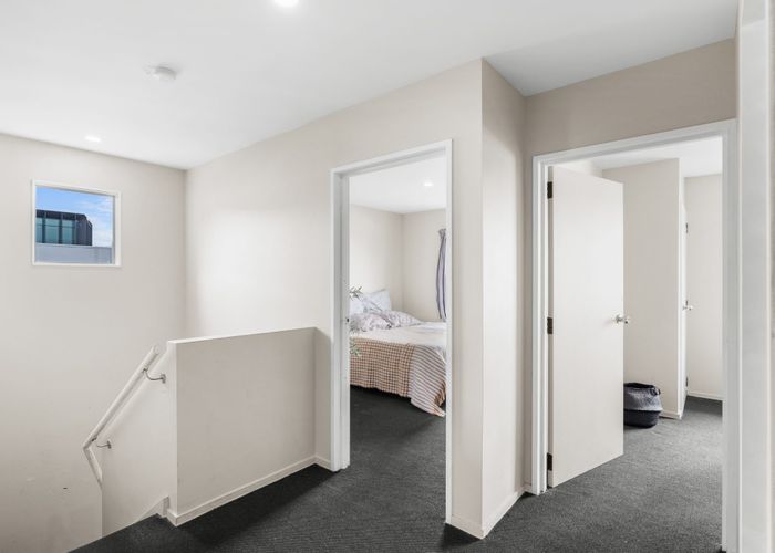  at 2/340 Lincoln Road, Addington, Christchurch City, Canterbury