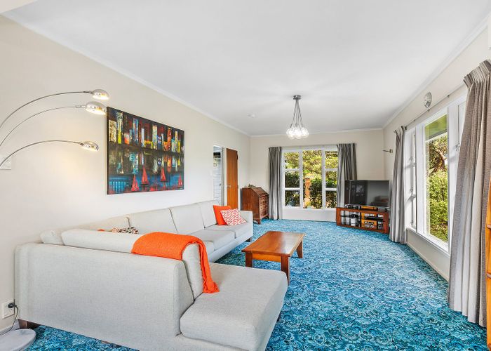  at 27 St Albans Avenue, Karori, Wellington