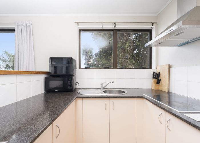  at 12 Halloran Place, Massey, Waitakere City, Auckland