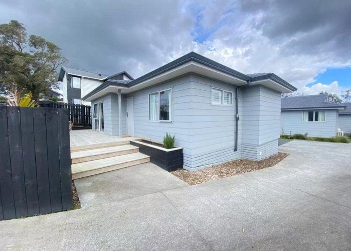  at 58A  Cedar Heights  Avenue, Massey, Waitakere City, Auckland