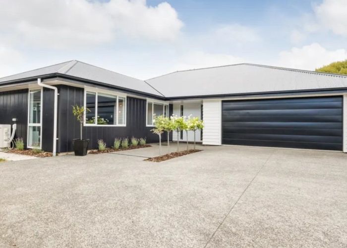  at 24 Freedom Drive, Kelvin Grove, Palmerston North
