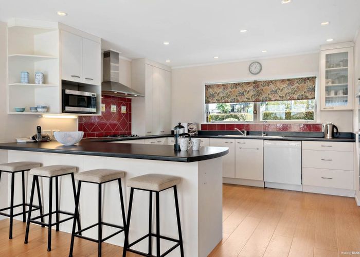  at 35 Montgomery Ave, Rothesay Bay, North Shore City, Auckland