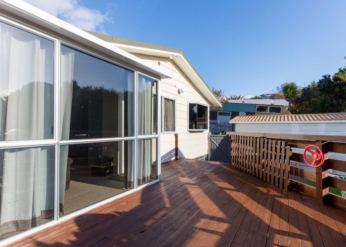  at 35 Riversdale Drive, Merrilands, New Plymouth