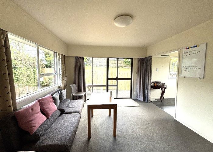  at 2/20 Morton ave, Forrest Hill, North Shore City, Auckland