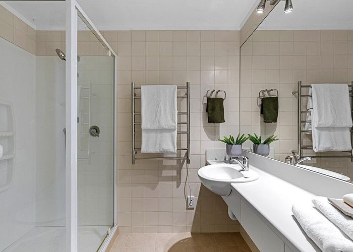  at 60 Peter Terrace, Castor Bay, North Shore City, Auckland