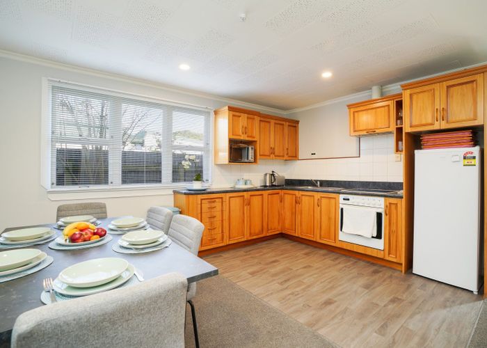  at 8 Robertson Street, Woodlands, Invercargill