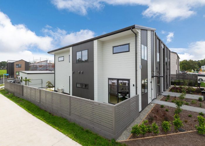  at 3 Wakaturia Way, Glenfield, North Shore City, Auckland