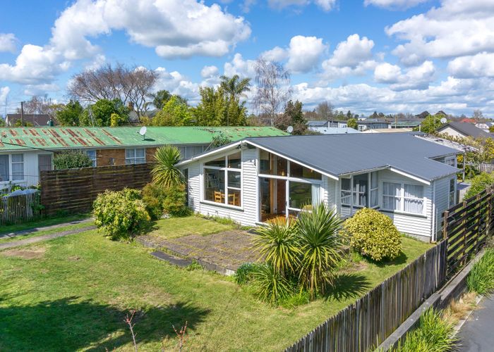  at 146 Old Farm Road, Hamilton East, Hamilton