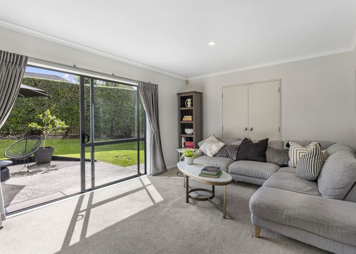  at 2/11 Panorama Road, Mount Wellington, Auckland City, Auckland