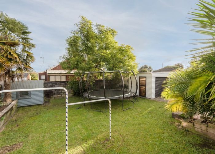  at 17 Grey Street, Hamilton East, Hamilton