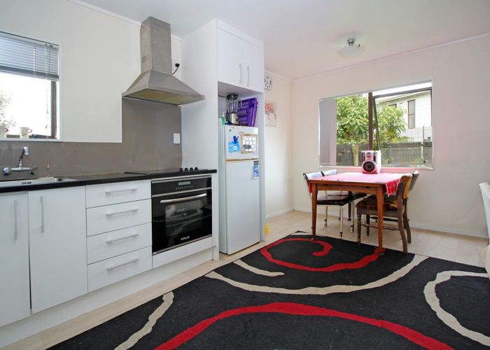  at 2/38 Maplesden Drive, Clendon Park, Auckland