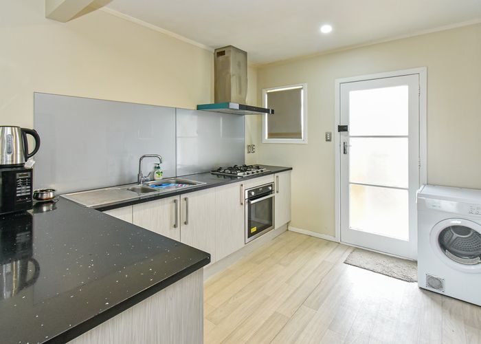  at 4/8 Maunu Road, Papatoetoe, Auckland