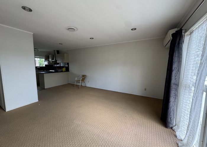  at 1/21 Challen Close, Conifer Grove, Takanini