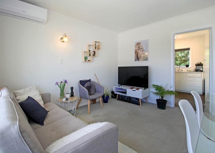  at 2/27 Walter Street, Hauraki, North Shore City, Auckland