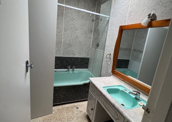  at 4/1 Orakei Road, Remuera, Auckland