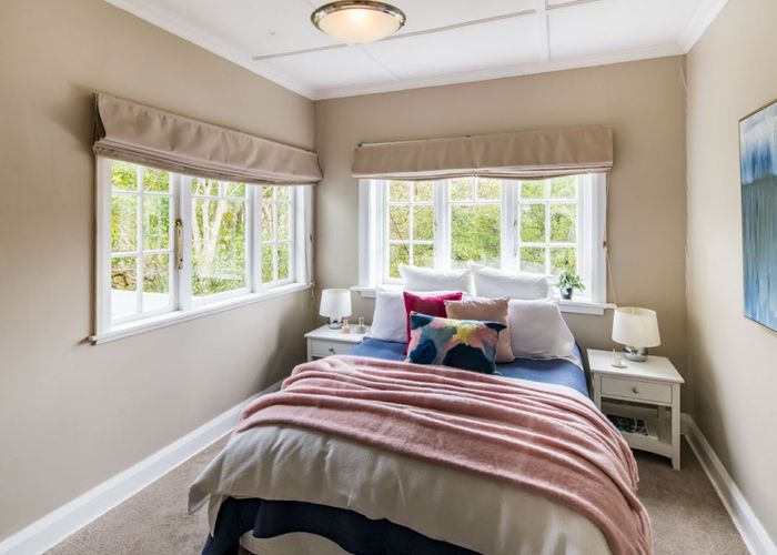  at 52A Creswick Terrace, Northland, Wellington