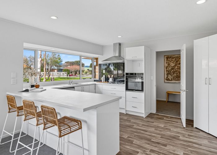  at 2 Leigh Place, Paraparaumu Beach, Kapiti Coast, Wellington