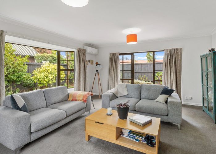  at 2/84 Memorial Avenue, Ilam, Christchurch