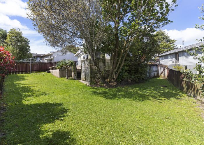  at 27 Brunner Road, Glen Eden, Auckland
