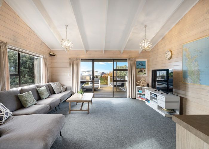  at 2 Banks Street, Cooks Beach, Whitianga