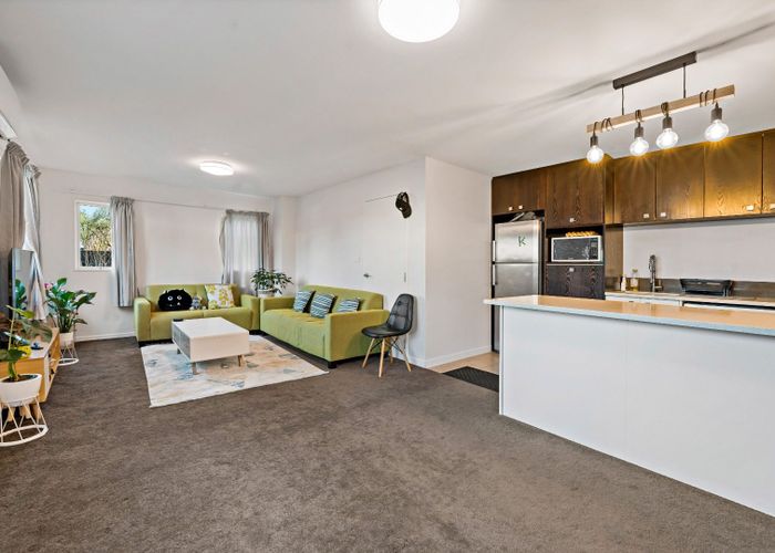  at 1/52 Corricvale Way--Viewing--On Sat 26th July at 1:00-1:20pm, Northcross, North Shore City, Auckland