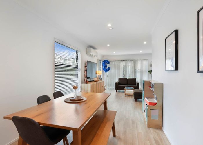  at 59  William Wallbank Crescent, Swanson, Waitakere City, Auckland
