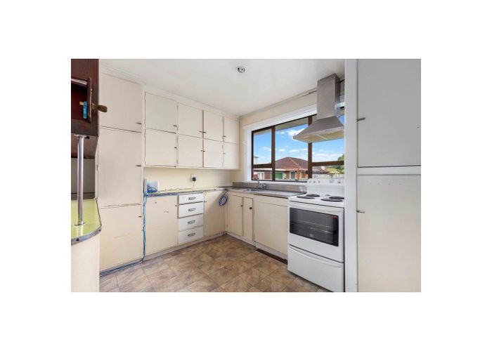  at 4 Brooklyn Avenue, Papatoetoe, Manukau City, Auckland