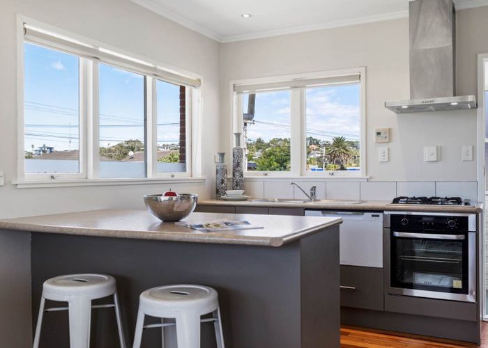  at 1/774 Beach Road, Browns Bay, North Shore City, Auckland