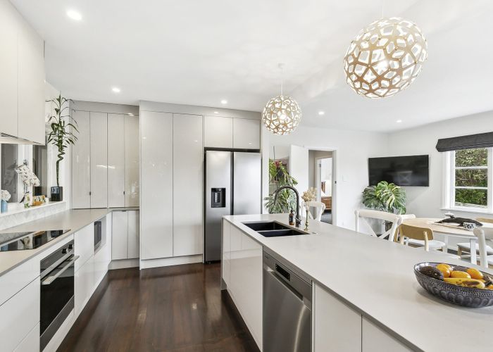  at 27 Lyndfield Lane, Newlands, Wellington