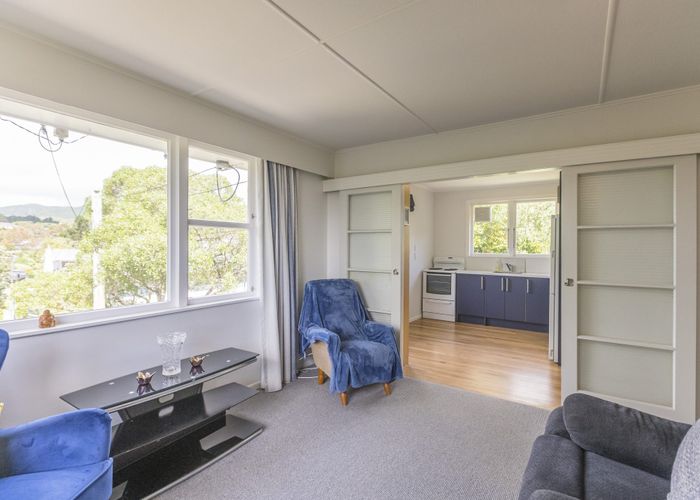  at 2/10 Ernest Street, Rānui, Porirua