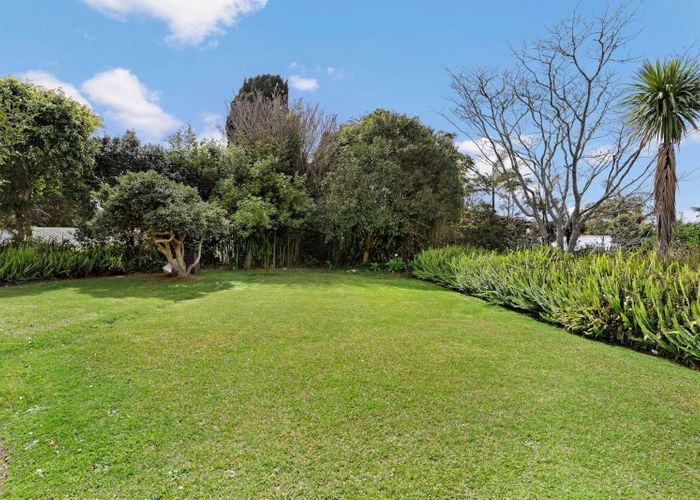  at 2/19 Montana Avenue, Murrays Bay, North Shore City, Auckland