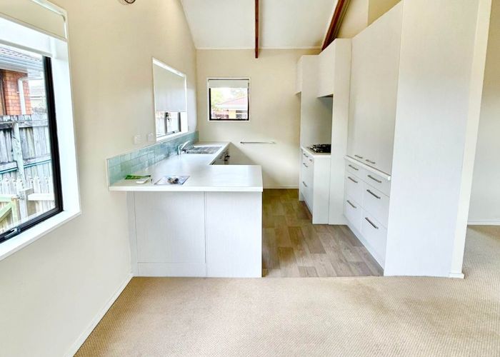  at 77B Aviemore Drive, Highland Park, Auckland