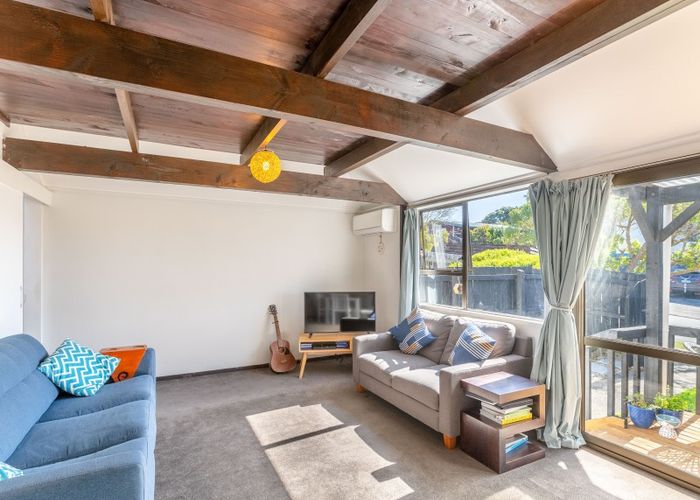  at 144 Akaroa Drive, Maupuia, Wellington