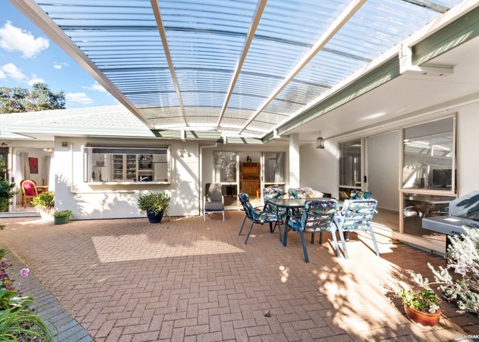  at 41 Connemara Court, West Harbour, Auckland