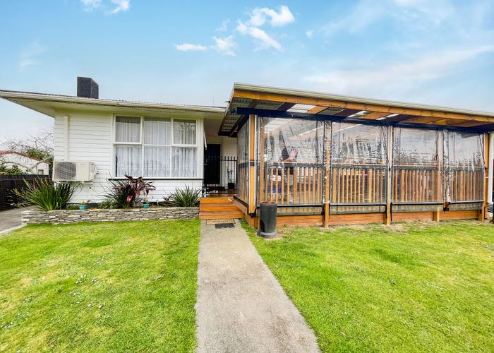  at 35 Mervan Street, Mangere East, Auckland