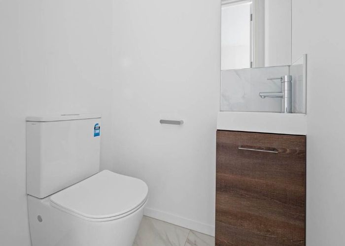  at 2/112 Moore Street, Howick, Auckland