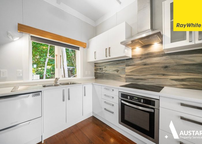  at 18 Dundale Avenue, Blockhouse Bay, Auckland