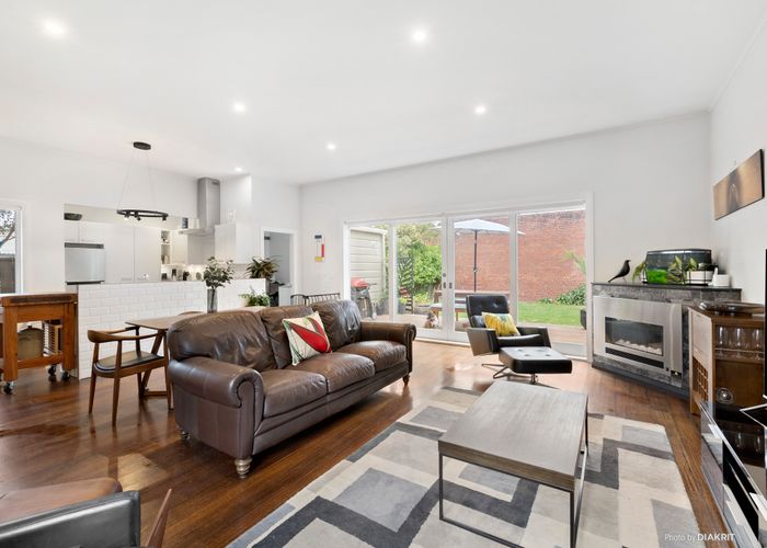  at 8 William Street, Hataitai, Wellington