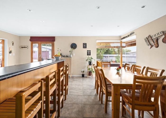  at 9 Tucker Lane, Clive, Clive