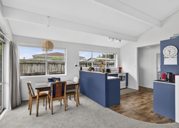  at 8 Evelyn Place, Welbourn, New Plymouth, Taranaki